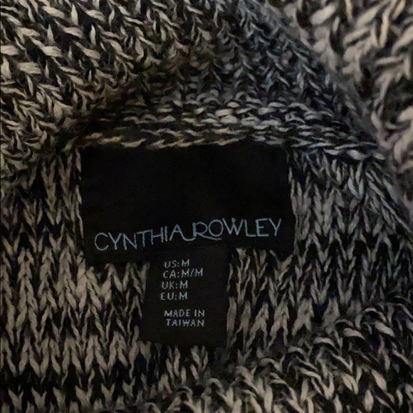 🌟 Cynthia Rowley Sweater - Picture 3 of 6